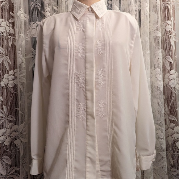 Cream detailed blouse - Picture 3 of 5